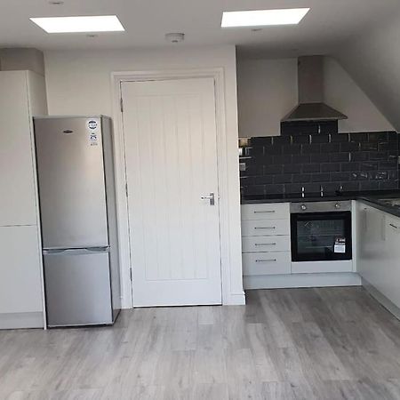 Orchid Lodge - Two Bed Generous Flat - Parking, Netflix, Wifi - Close To Blenheim Palace & Oxford - F4 Kidlington Luaran gambar